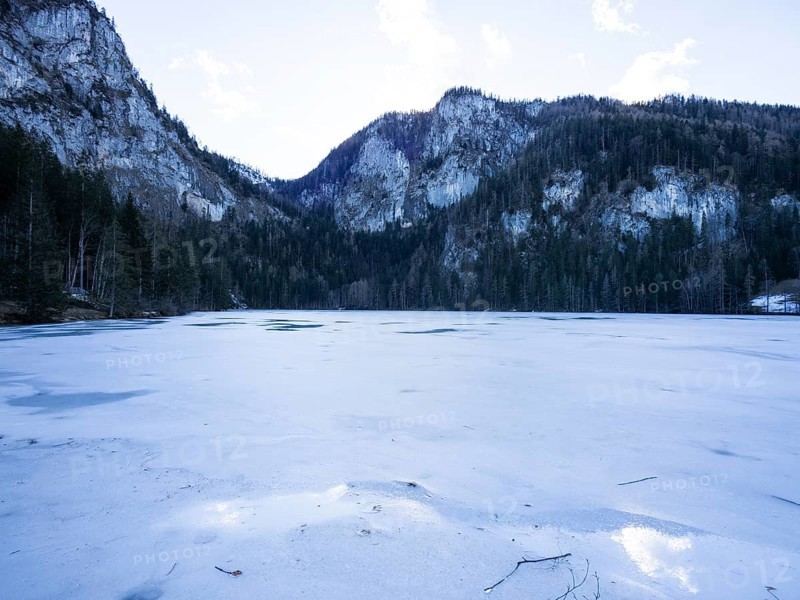 Winter atmosphere, frozen Gleinkersee, Spital am Pyhrn, Totes Gebirge, Pyhrn-tidal creek region, Pyhrn-Eisenwurzen, Traunviertel, Upper Austria, Austria, Europe