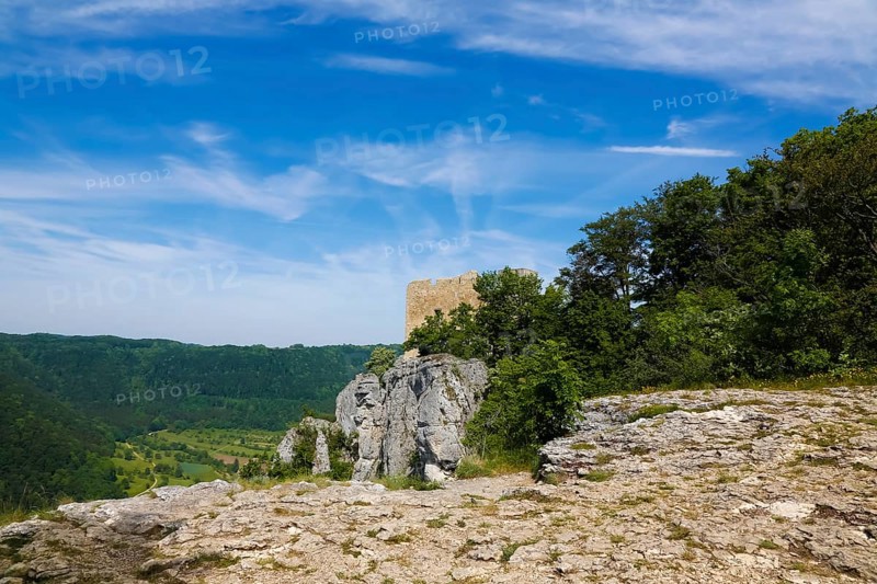 Ruin Reussenstein, ruin of a rock castle above Neidlingen, rock above the Neidlingen valley, ministerial castle of the Teck dominion, Neidlingen, Swabian Alb, Baden-Wuerttemberg, Germany, Europe