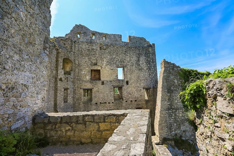 Ruin Reussenstein, ruin of a rock castle above Neidlingen, rock above the Neidlingen valley, ministerial castle of the Teck lordship, wall, stones, historical building, Neidlingen, Swabian Alb, Baden-Wuerttemberg, Germany, Europe