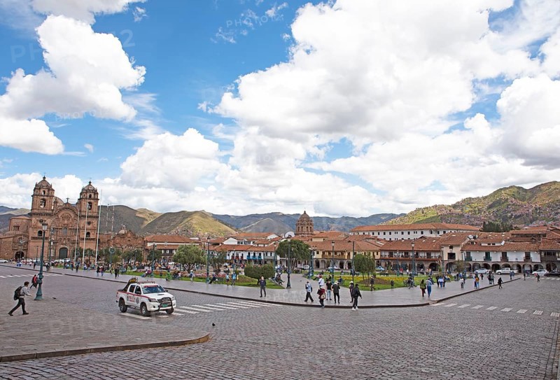 Plaza de Armas, on the left the historic Jesuit church Iglesia de la Compania de Jesus, old town, Cusco, Cusco province, Peru, South America