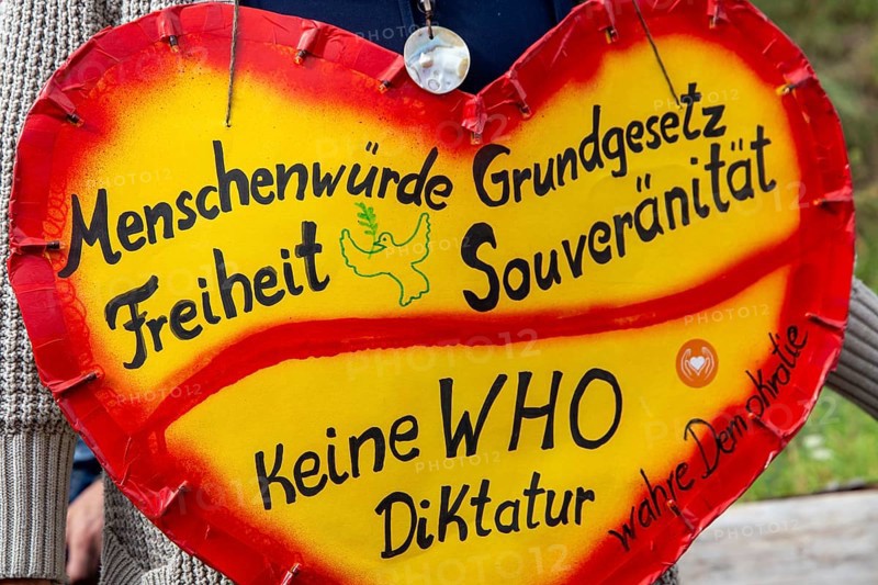 Under the motto Democracy Day, a parade took place in Neustadt-Hambach, followed by a rally at Hambach Castle