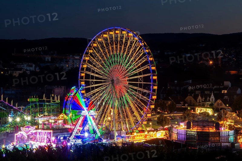 Night shot of the Bad Duerkheim sausage market 2023 The Bad Duerkheim sausage market takes place every year in September and is considered the largest wine festival in the world