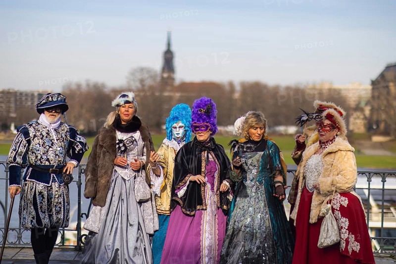 LUST & PASSION & JOY OF LIFE, for the joy of the masquerade, the Elbvenezian Carnival took place in Dresden on the weekend in front of Rose Monday. The highlight was the joint stroll through the historic centre with masks in robes in the style of the Elbe Venetian Carnival from the Neumarkt through the Altmarktgalerie, the Schlossstrasse, through the Stallhof, along the Fuerstenzug, onto the Bruehlsche Terrasse and into the Bruehlsche Garten, Dresden, Saxony, Germany, Europe