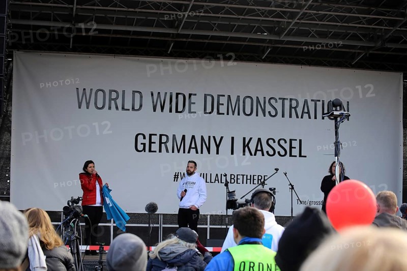 Large demonstration by critics of the corona measures in Kassel: Protests took place simultaneously in many countries under the motto World Wide Demonstration for Freedom, Peace and Human Rights