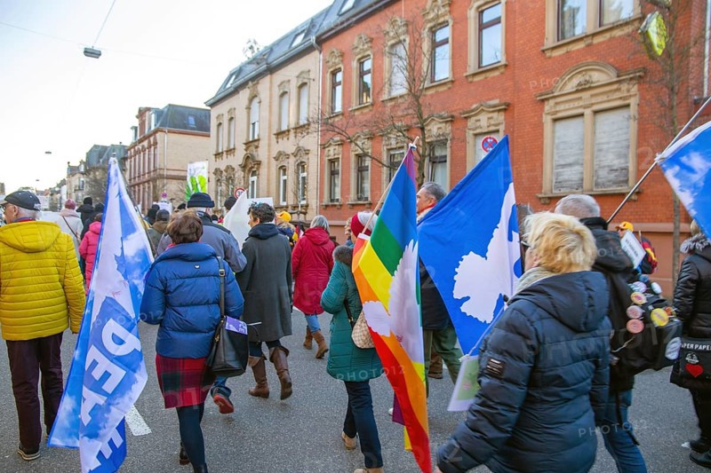 Demonstration in Landau in der Pfalz in favour of peace negotiations, affordable energy and living costs and politicians' liability. The demonstration was organised by a private individual