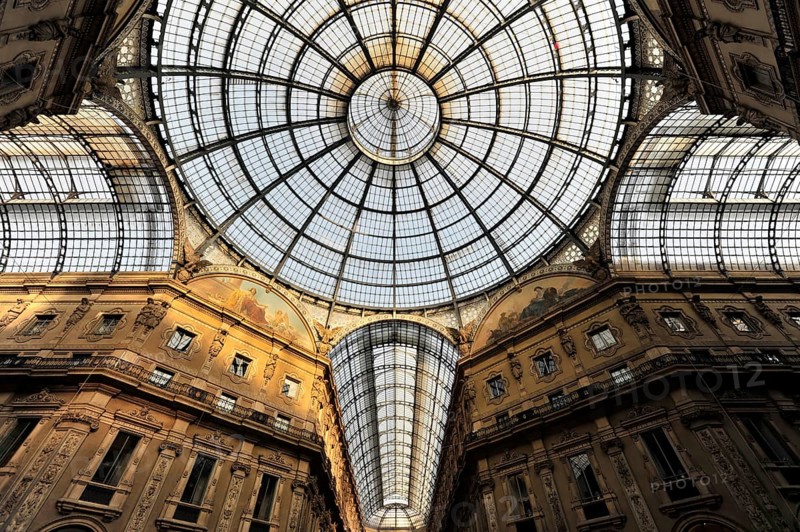 Vittorio Emanuele II Gallery, glass dome seen from the arcade, the world's first covered shopping arcade by architect Giuseppe Mengoni, 1872, Milan, Milano, Lombardy, Italy, Europe