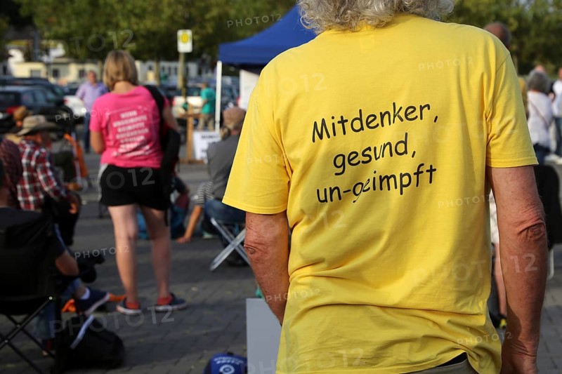 Monday demonstration against the corona measures in Bad Duerkheim under the motto Talking together, finding common ground