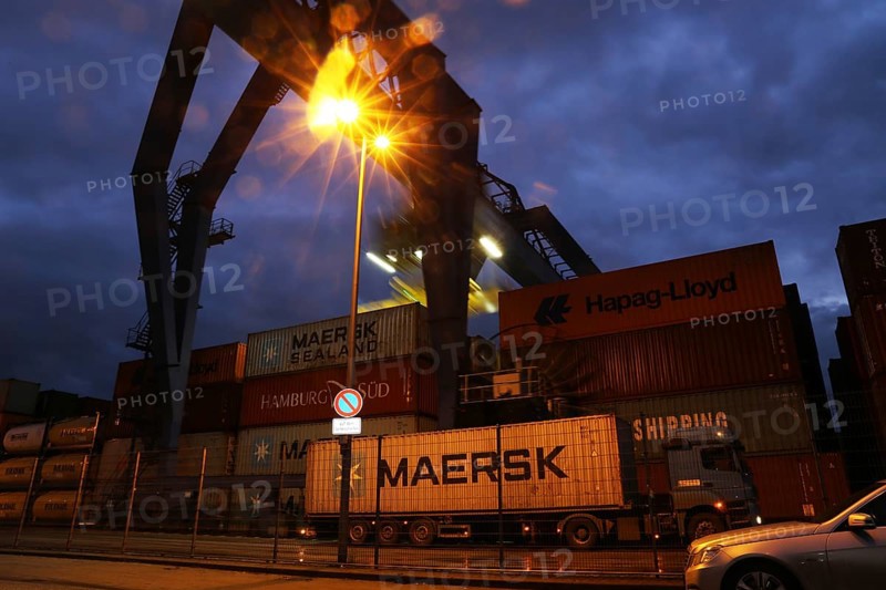 Cargo handling in the port of Mannheim (Baden-Wuerrtemberg)