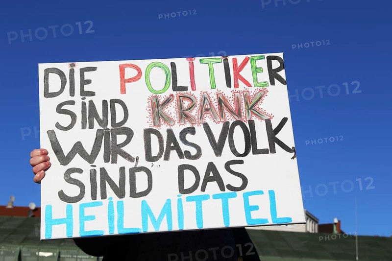 Mannheim: Demonstration against the corona measures. The demonstration was organised by an individual, not by Querdenken. The motto of the demonstration was: For freedom and fundamental rights, for free self-determination, for free vaccination decisions