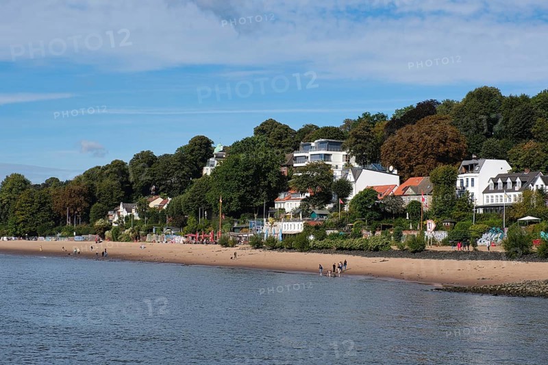 View over the Elbe beach in Hamburg harbour, Panorama, Hanseatic City of Hamburg, Hamburg, Germany, Europe