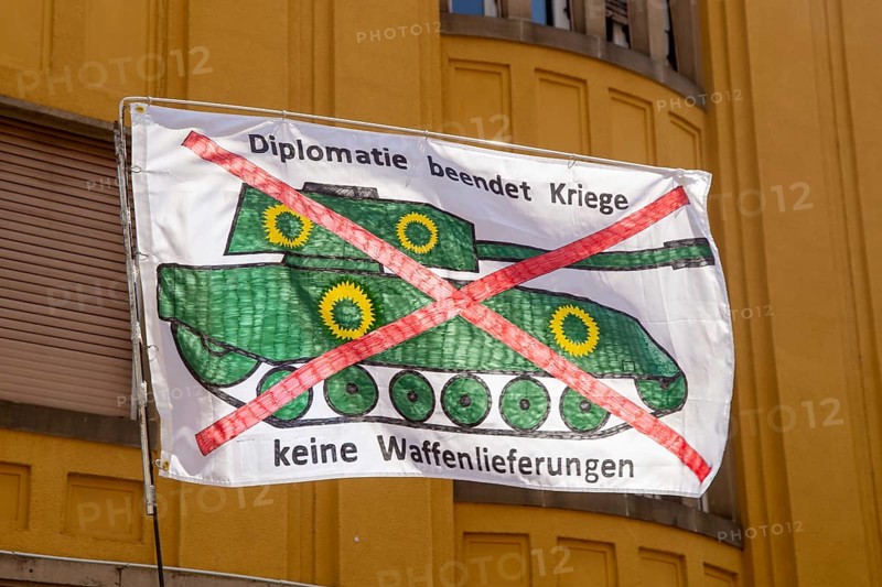 Demonstration in Landau, Palatinate: The demonstration was directed against the government's planned corona measures. There were also calls for peace negotiations instead of arms deliveries and effective measures to curb inflation