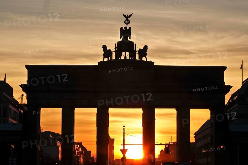 Sunrise at the Brandenburg Gate, Berlin, 30/03/2021