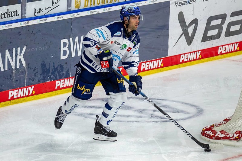Brandon Gormley (33, Iserlohn Roosters) during the away game at Adler Mannheim on match day 41 of the 2023/2024 DEL (German Ice Hockey League) season