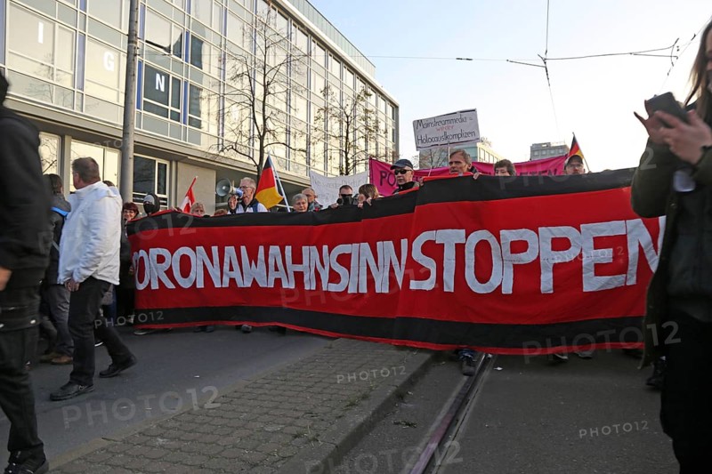 Large demonstration in Leipzig against the federal government's corona policy