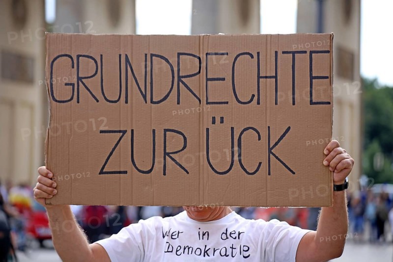 Berlin: The planned lateral thinkers' demonstration for peace and freedom against the German government's corona measures was banned. Some demonstrators were nevertheless on site