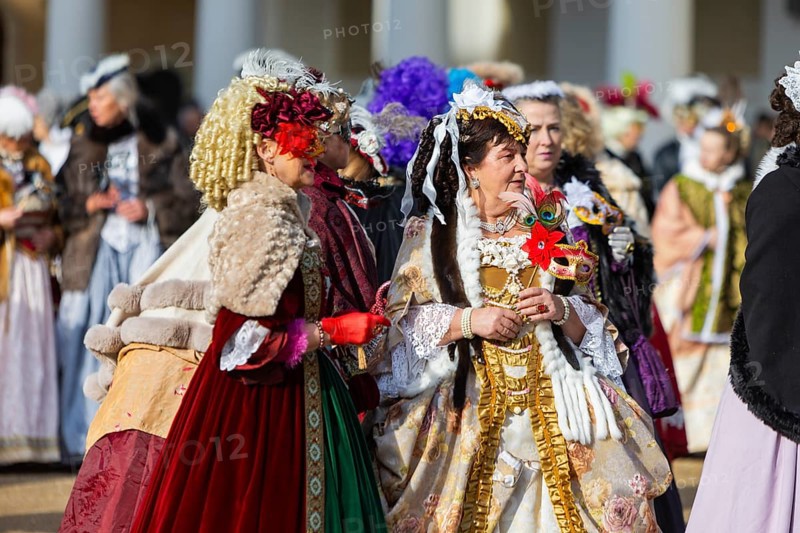LUST & PASSION & JOY OF LIFE, for the joy of the masquerade, the Elbvenezian Carnival took place in Dresden on the weekend in front of Rose Monday. The highlight was the joint stroll through the historic centre with masks in robes in the style of the Elbe Venetian Carnival from the Neumarkt through the Altmarktgalerie, the Schlossstrasse, through the Stallhof, along the Fuerstenzug, onto the Bruehlsche Terrasse and into the Bruehlsche Garten, Dresden, Saxony, Germany, Europe