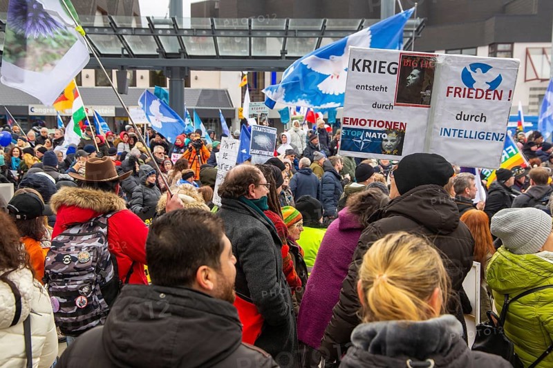 A large peace demonstration took place in Ramstein. Several thousand participants demonstrated under the slogan AMI STOP arms exports to Ukraine