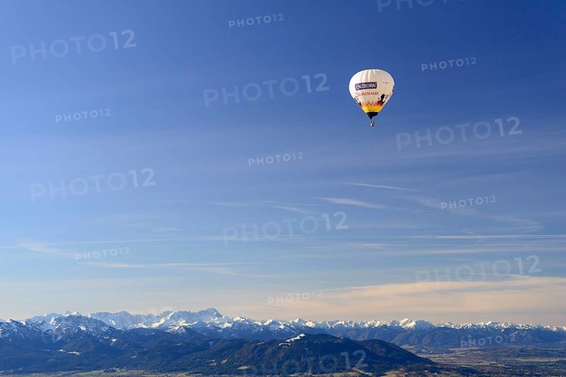 Hot air balloon rides in the blue sky over the Wetterstein mountains with Zugspitze and Ammergau Alps, Montgolfiade Tegernsee Valley, Balloon Week Tegernsee, Bavarian Oberland, Upper Bavaria, Bavaria, Germany, Europe
