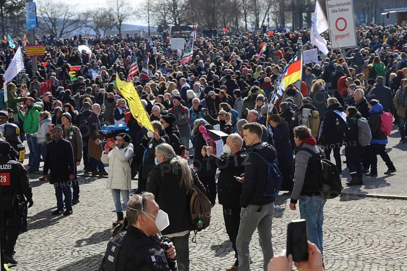 Large demonstration by critics of the corona measures in Kassel: Protests took place simultaneously in many countries under the motto World Wide Demonstration for Freedom, Peace and Human Rights