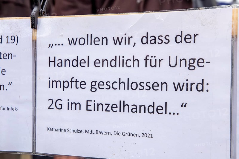 Karlsruhe, 10 December 2023: Large demonstration in favour of reappraisal of the coronavirus measures. A symbolic criminal complaint was filed against the members of the Bundestag who voted in favour of mandatory vaccination at the facilities