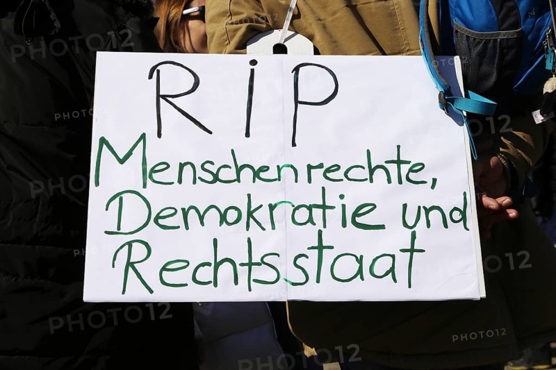 Large demonstration by critics of the corona measures in Kassel: Protests took place simultaneously in many countries under the motto World Wide Demonstration for Freedom, Peace and Human Rights