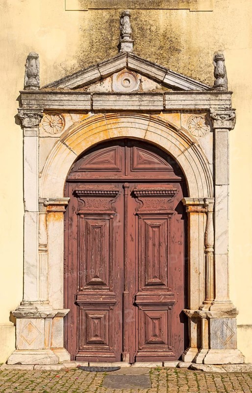 Doorway of Church Igreja Matriz de Nossa Senhora da Assuncaoin, village of Alvito, Beja District, Baixo Alentejo, Portugal, southern Europe, Europe