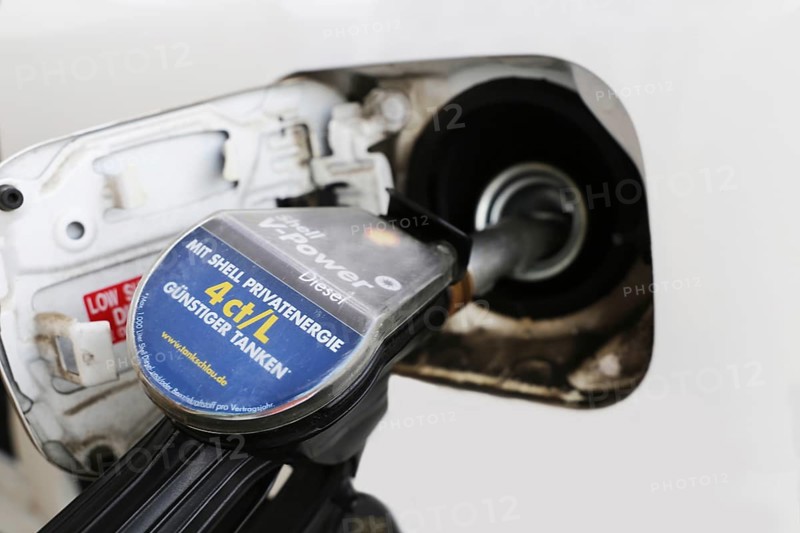 Refuelling with diesel (Hassloch, Rhineland-Palatinate)