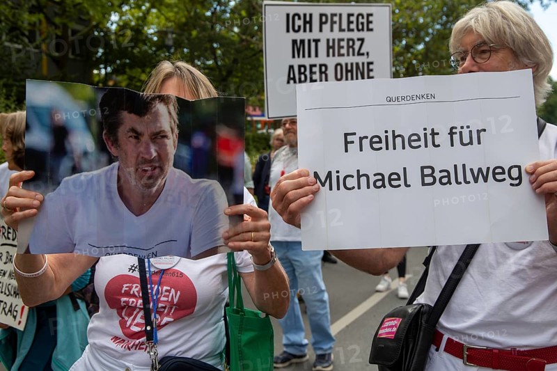 Lateral thinking demo in Darmstadt, Hesse: The demonstration was directed against the corona measures of the past two years as well as future restrictions such as the reintroduction of compulsory masks. There were also calls for a stop to arms deliveries to Ukraine