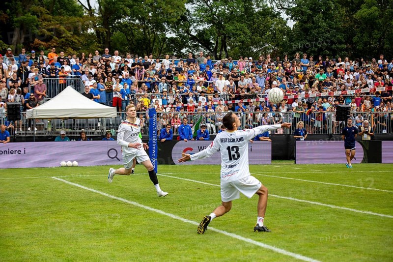 Fistball World Championship from 22 July to 29 July 2023 in Mannheim: At the end of the preliminary round, Germany won 3:0 sets against Italy and finished the preliminary round group A as the winner as expected. Here in the picture Tim Albrecht (13) and Thomas Patrick (1)