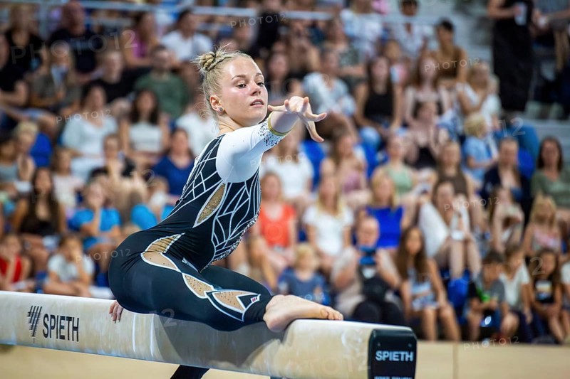 Heidelberg, 9 September 2023: Women's national gymnastics competition in the SNP Dome in Heidelberg. Lea Quaas performs on the balance beam
