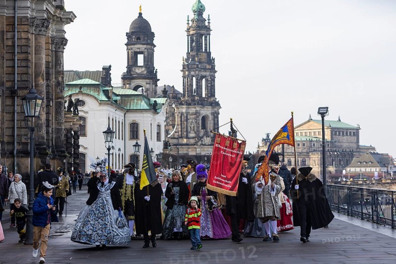 LUST & PASSION & JOY OF LIFE, for the joy of the masquerade, the Elbvenezian Carnival took place in Dresden on the weekend in front of Rose Monday. The highlight was the joint stroll through the historic centre with masks in robes in the style of the Elbe Venetian Carnival from the Neumarkt through the Altmarktgalerie, the Schlossstrasse, through the Stallhof, along the Fuerstenzug, onto the Bruehlsche Terrasse and into the Bruehlsche Garten, Dresden, Saxony, Germany, Europe