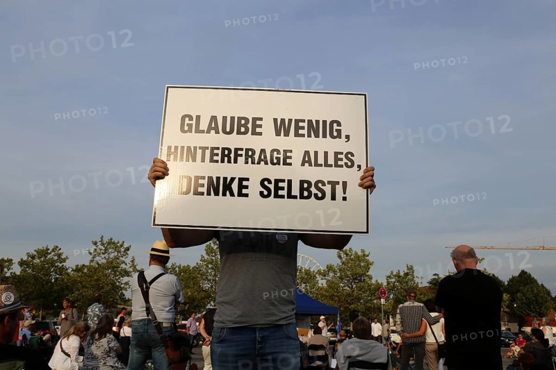 Monday demonstration against the corona measures in Bad Duerkheim under the motto Talking together, finding common ground