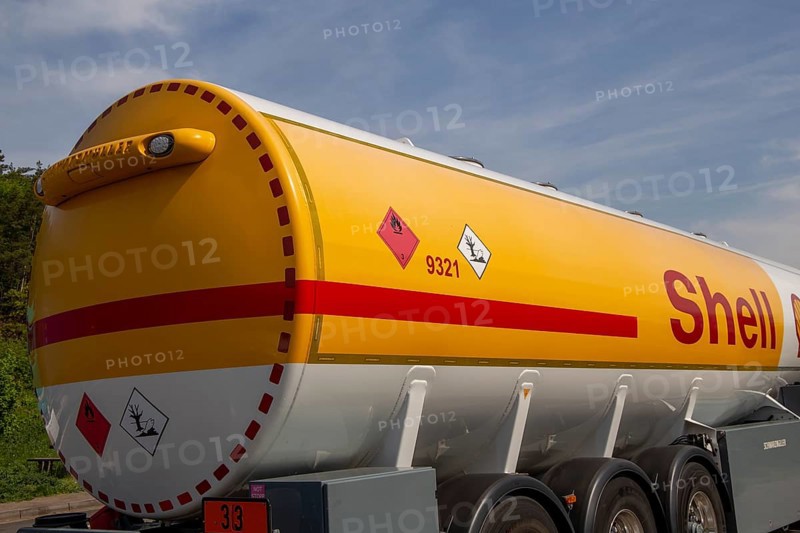 Shell truck on the motorway