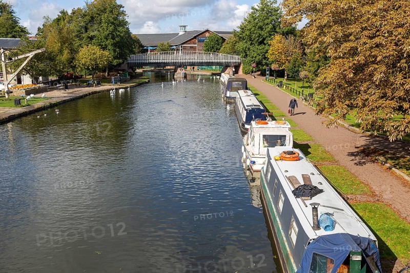 Kennet and Avon canal in the town centre of Newbury, Berkshire, England, UK
