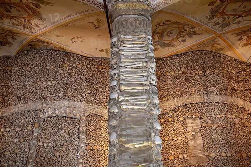 The Chapel of Bones, Capela dos Ossos, city of Evora, Alto Alentejo, Portugal, southern Europe, Europe