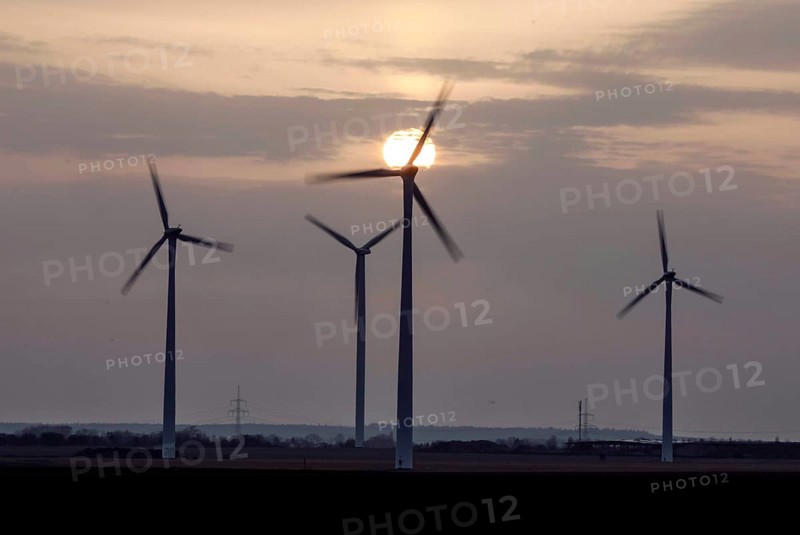 Windmills in a wind farm, Nauen, 03/03/2021