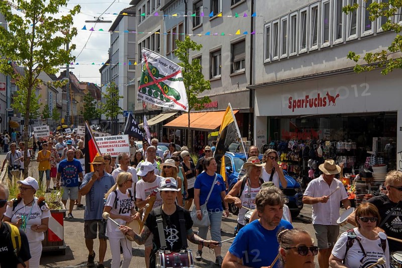 Demonstration in Landau, Palatinate: The demonstration was directed against the government's planned corona measures. There were also calls for peace negotiations instead of arms deliveries and effective measures to curb inflation