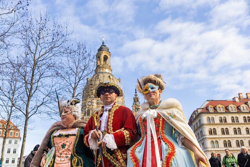 LUST & PASSION & JOY OF LIFE, for the joy of the masquerade, the Elbvenezian Carnival took place in Dresden on the weekend in front of Rose Monday. The highlight was the joint stroll through the historic centre with masks in robes in the style of the Elbe Venetian Carnival from the Neumarkt through the Altmarktgalerie, the Schlossstrasse, through the Stallhof, along the Fuerstenzug, onto the Bruehlsche Terrasse and into the Bruehlsche Garten, Dresden, Saxony, Germany, Europe
