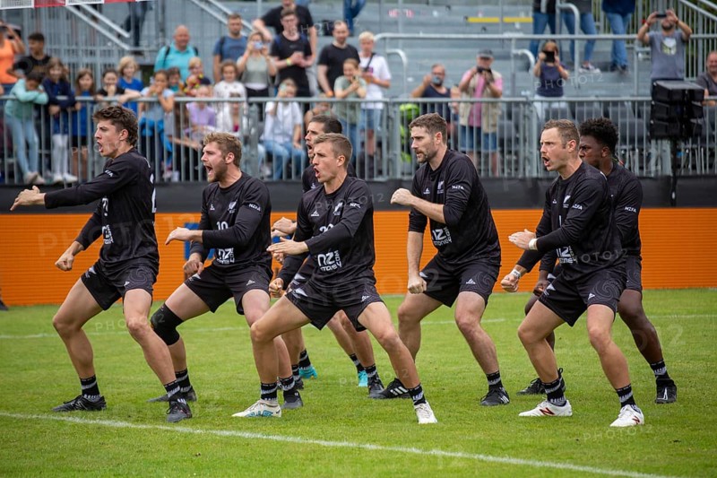 Fistball World Championship from 22 July to 29 July 2023 in Mannheim: Before the match between New Zealand and the Czech Republic, the New Zealand national team performed the so-called Haka, the ceremonial dance of the Maori, much to the delight of the spectators
