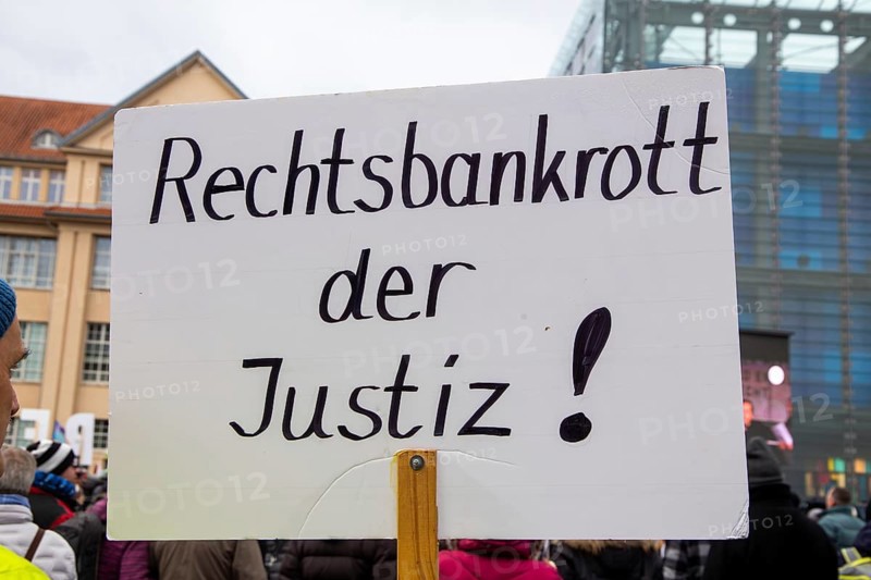 Karlsruhe, 10 December 2023: Large demonstration in favour of reappraisal of the coronavirus measures. A symbolic criminal complaint was filed against the members of the Bundestag who voted in favour of mandatory vaccination at the facilities