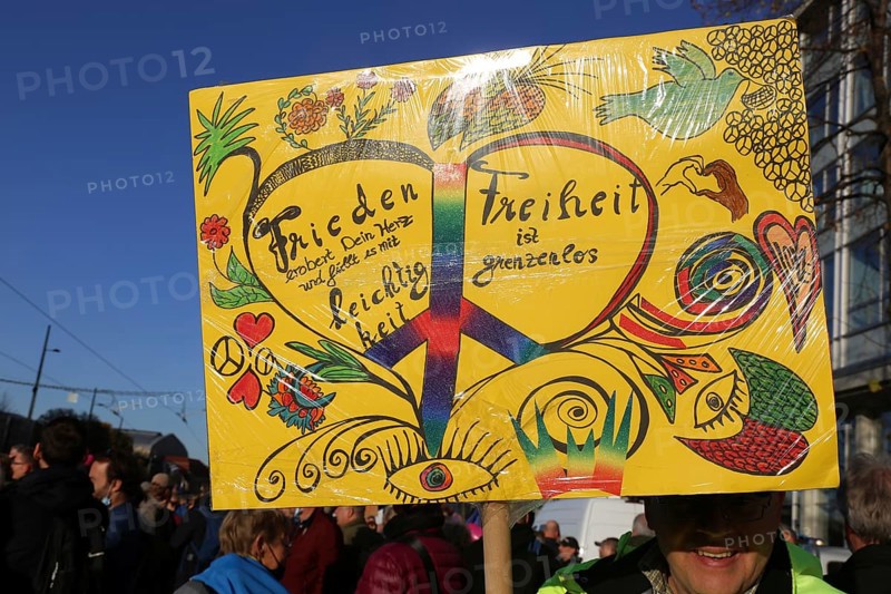 Large demonstration in Leipzig against the federal government's corona policy