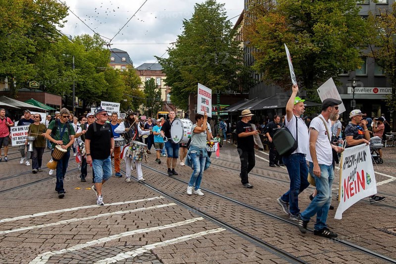 Lateral thinking demo in Darmstadt, Hesse: The demonstration was directed against the corona measures of the past two years as well as future restrictions such as the reintroduction of compulsory masks. There were also calls for a stop to arms deliveries to Ukraine
