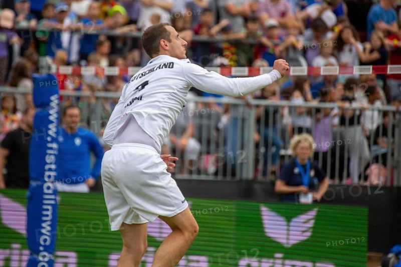 Fistball World Championship from 22 July to 29 July 2023 in Mannheim: At the end of the preliminary round, Germany won 3:0 sets against Italy and finished the preliminary round group A as the winner as expected. Here in the picture: Philipp Hofmann from TSV Hagen