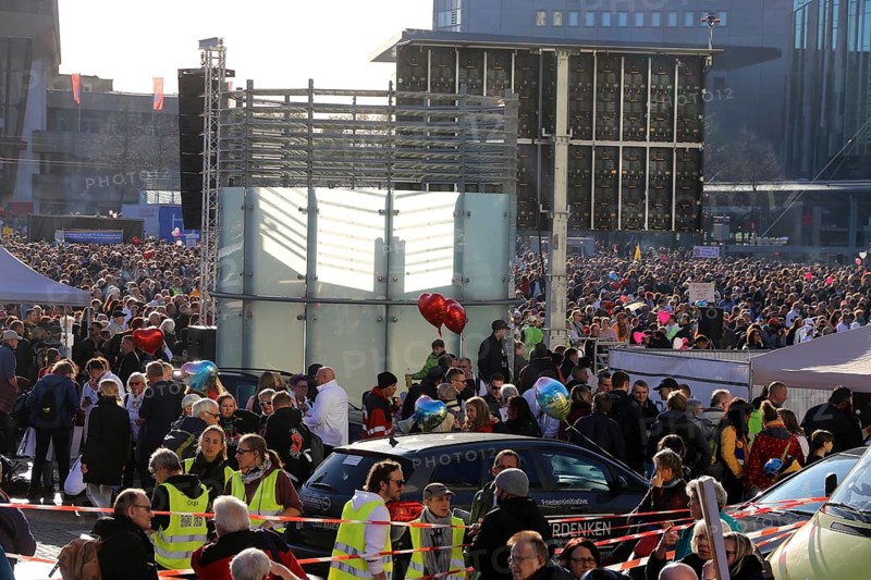 Large demonstration in Leipzig against the federal government's corona policy