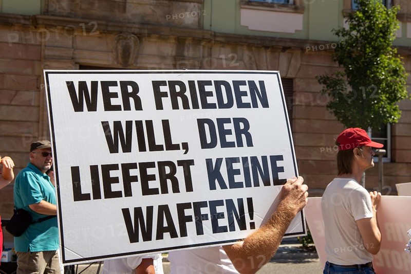 Demonstration in Landau, Palatinate: The demonstration was directed against the government's planned corona measures. There were also calls for peace negotiations instead of arms deliveries