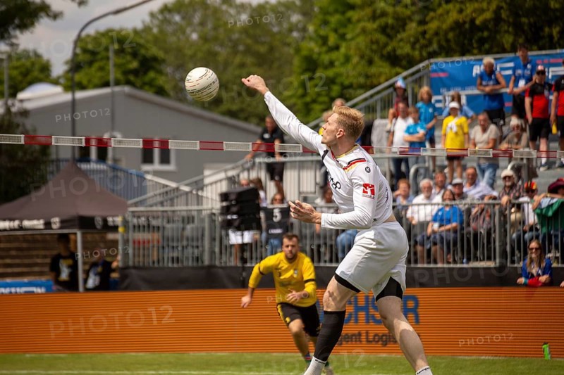 Fistball World Championship from 22 July to 29 July 2023 in Mannheim: The German national team won its opening match against Namibia with 3:0 sets. Pictured here: Attacking player Patrick Thomas from TSV Pfungstadt