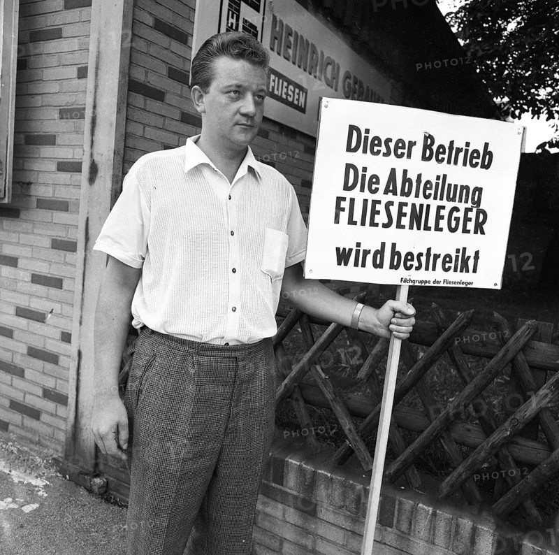 DEU, Germany, Dortmund: Personalities from politics, business and culture from the years 1965-71. Dortmund. Handicraft. Tiler strike 1965, Europe