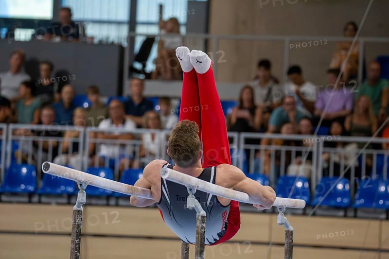 Heidelberg, 9 September 2023: Men's World Cup qualification in conjunction with a national competition against Israel. Glenn Trebing during his routine on parallel bars