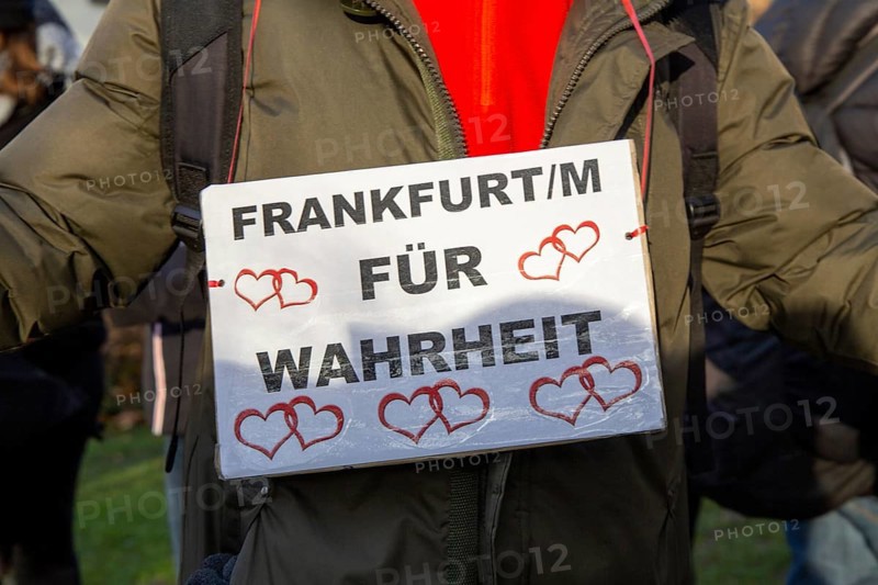 Frankfurt: Demonstration against vaccination pressure and the threat of compulsory vaccination. The demonstration started at the Austrian Honorary Consulate General and led back past the Australian Consulate General. Like Germany, Austria and Australia have very restrictive freedom restrictions. The pressure to vaccinate in these countries is enormous, and mandatory vaccination is planned in Austria