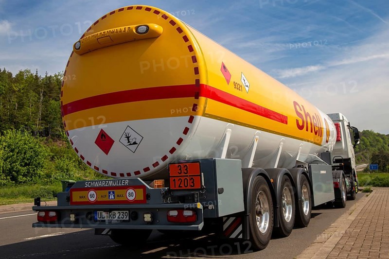 Shell truck on the motorway